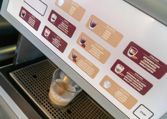 Dijaski Dom Bezigrad 호스텔 *