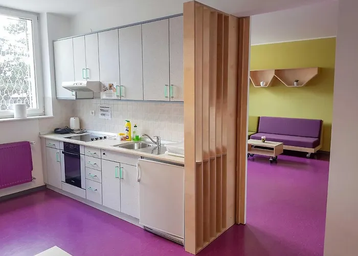 Dijaski Dom Bezigrad 호스텔 *