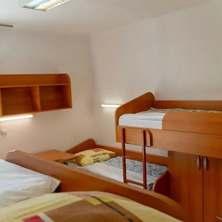 Hostel Dijaski Dom Bezigrad Λιουμπλιάνα