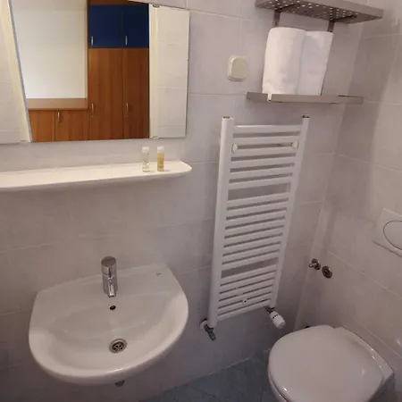 Hostel Dijaski Dom Bezigrad Λιουμπλιάνα